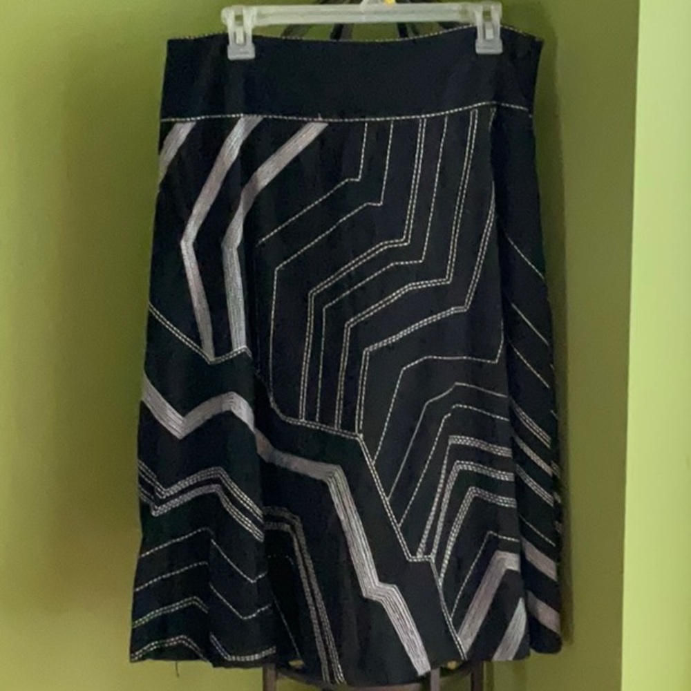 💖Willi Smith black flare skirt with white stitching and yoke waist, side zip
